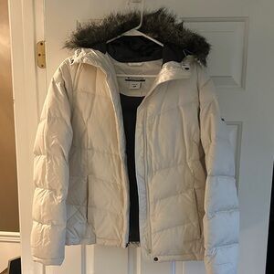 Women's Cream Puffer Jacket with Faux Fur Trim